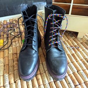 EUC Women's Leather Boots Size 37